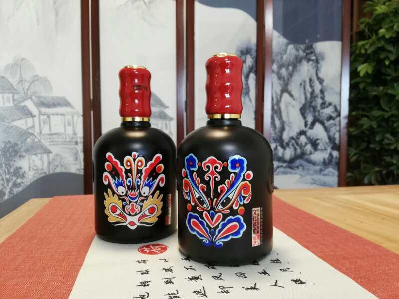 马勺脸谱酒,源自大师独绝技艺,2017年,创立国内首个大师鉴赏级酒品