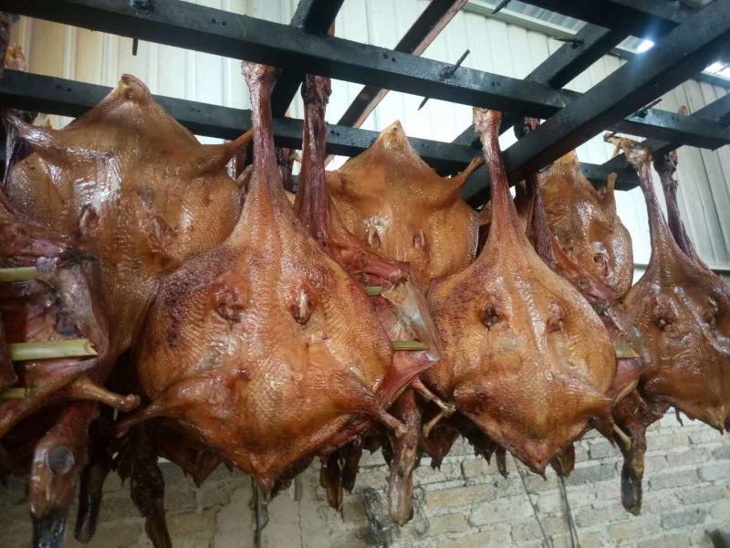 永兴板鸭---贵州湄潭永兴镇,于明朝万历二年开市,设立永兴场,南来北 .