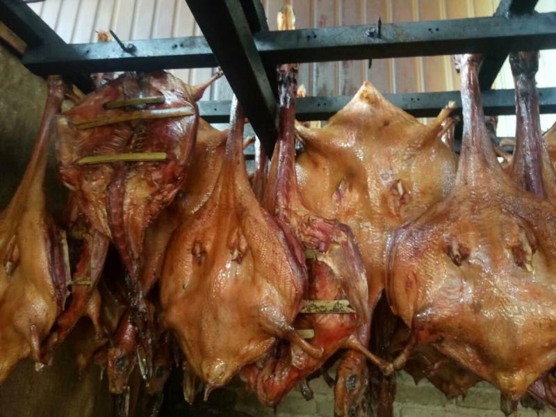 永兴板鸭---贵州湄潭永兴镇,于明朝万历二年开市,设立永兴场,南来北 .