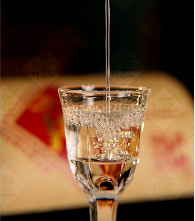 酒厂介绍: 六将酒酒厂位于贵州遵义市仁怀市茅台镇是一家集生产,储存